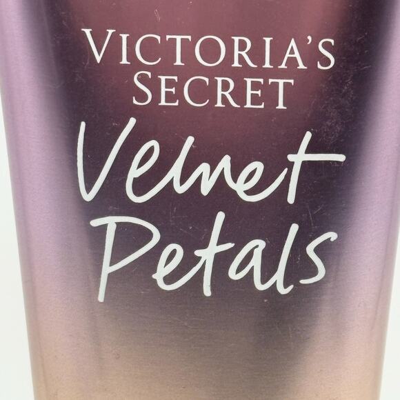 NWOB Victoria's Secret Velvet Petals Fragrance Body Lotion 236 ml / 8oz Parfumee - Picture 6 of 6